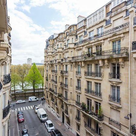 Cmg Paris Exterior photo